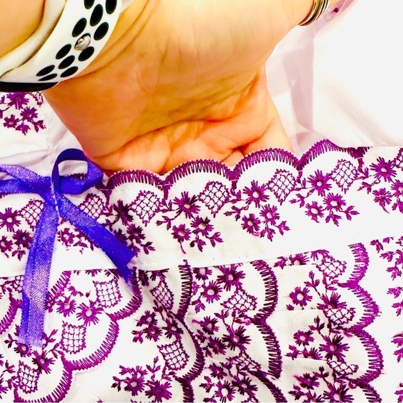 Vintage Pinafore Apron Lavender Embroidered Dark Purple Ruffles - Picture 3 of 10